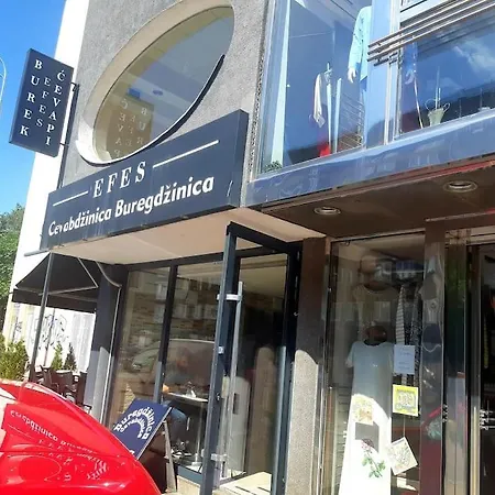 Near Downtown But In A Quiet Area Apartment *