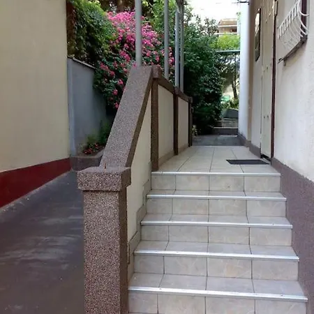 Near Downtown But In A Quiet Area Apartment Sarajevo