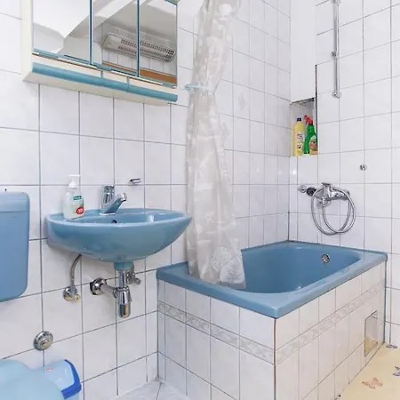 Apartment Near Downtown But In A Quiet Area